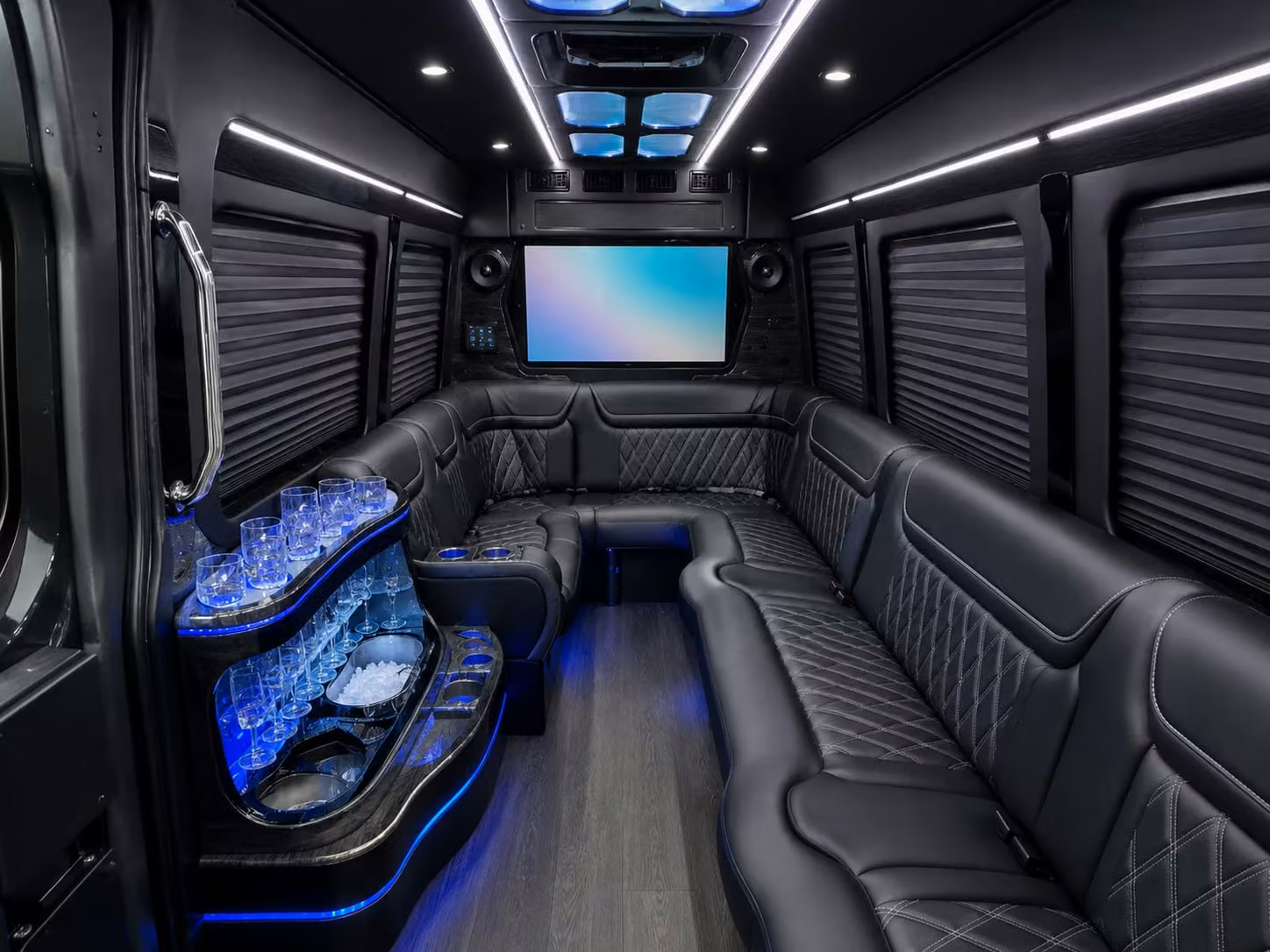 airport transfer shuttle buses for hollywood groups flying in and out