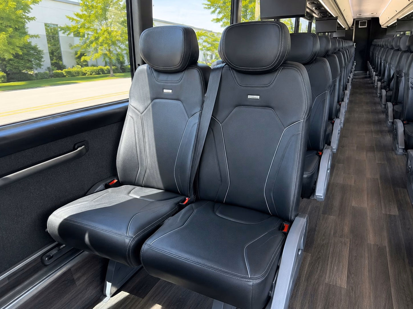 hollywood airport transfers and hotel shuttles for out of town wedding guests