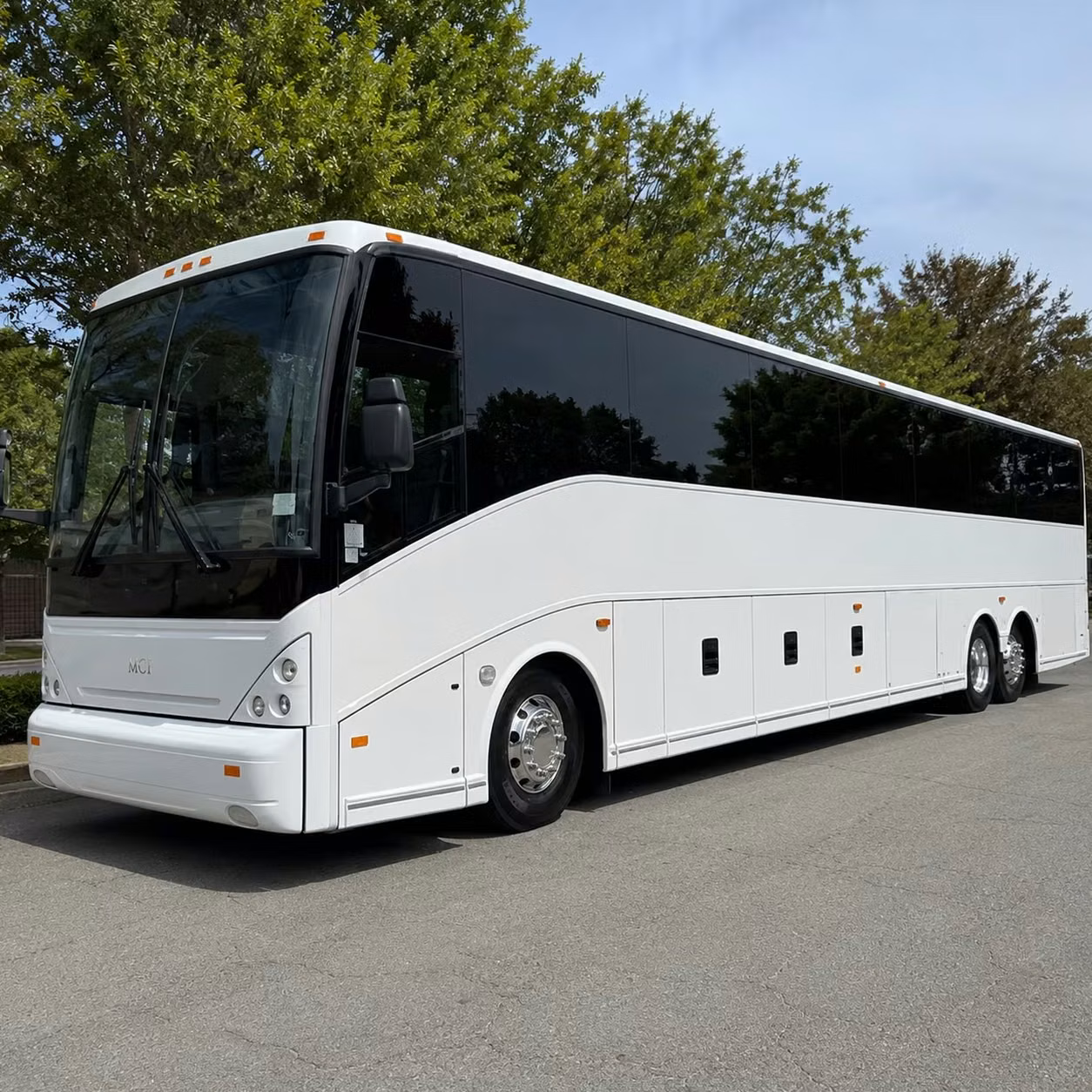hollywood employee shuttles for the seminole hard rock and major employer campuses