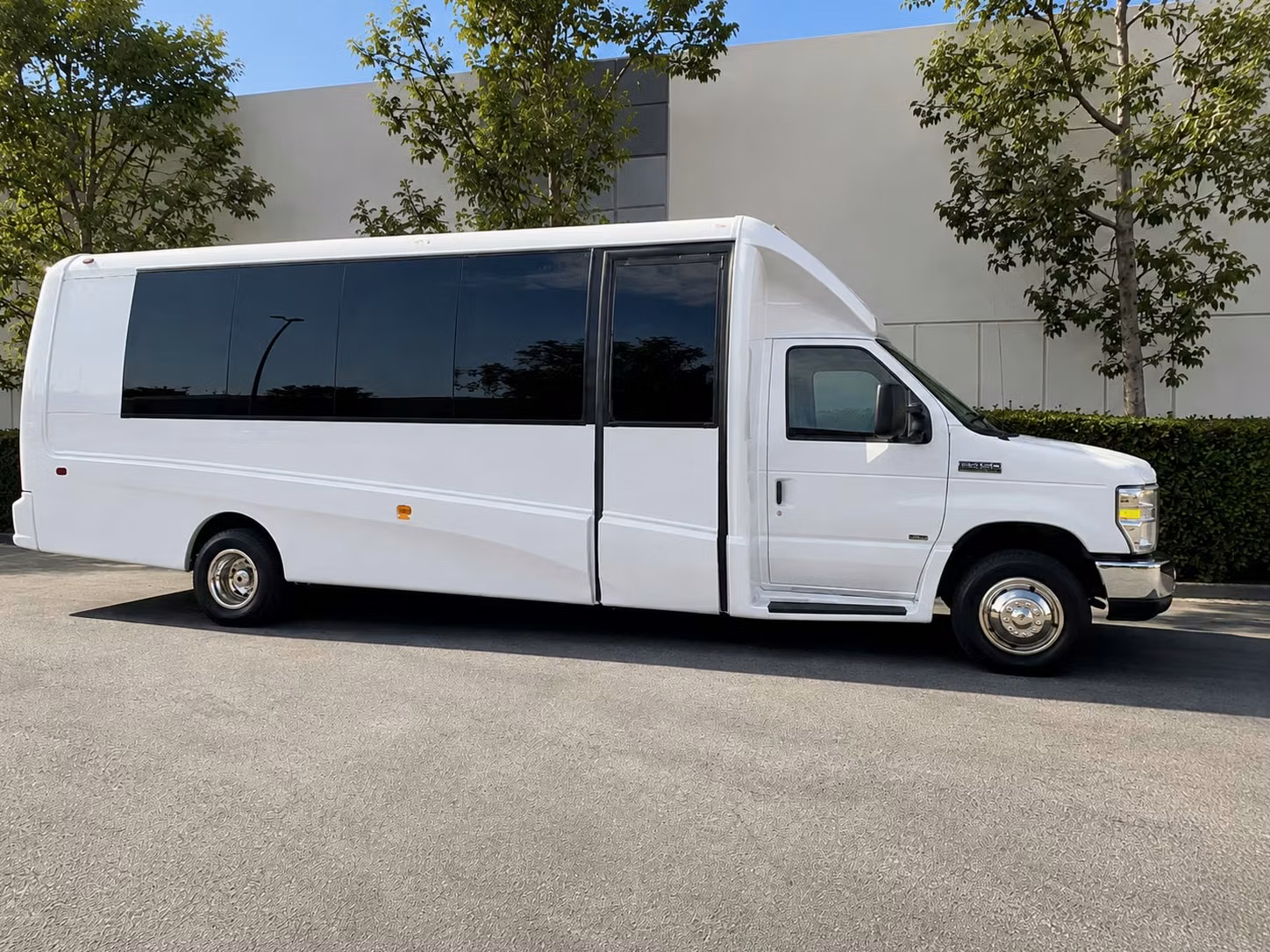 minibus rentals for smaller hollywood prom groups who want the private experience